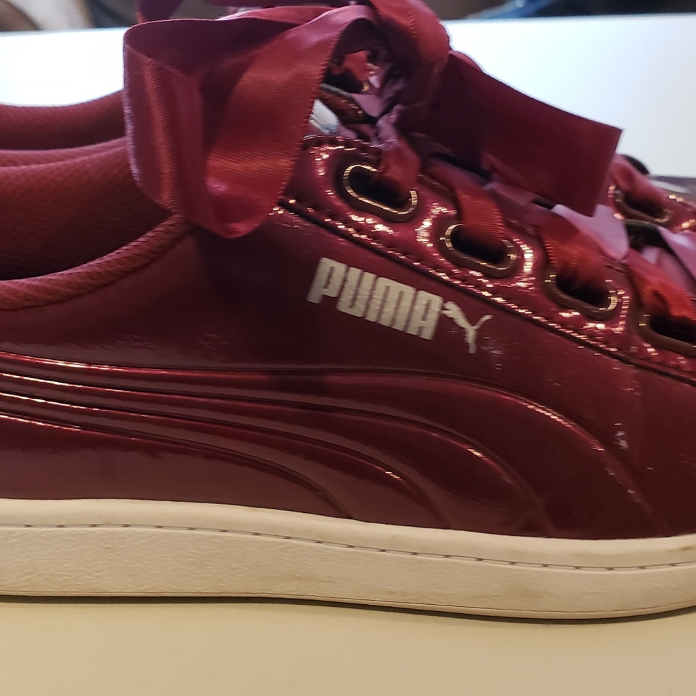 Womens Basket Weave Burgundy Patent Leathet Pumas